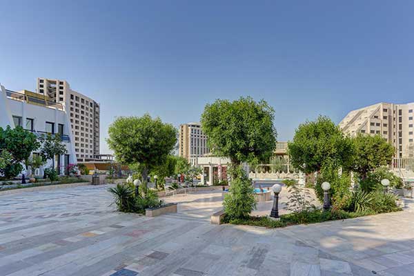 محوطه هتل جام جم کیش